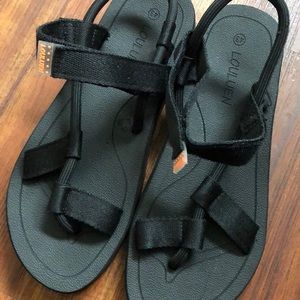 🆘❗️LAST CHANCE ❗️🆘 🆕Strappy Walking sandals